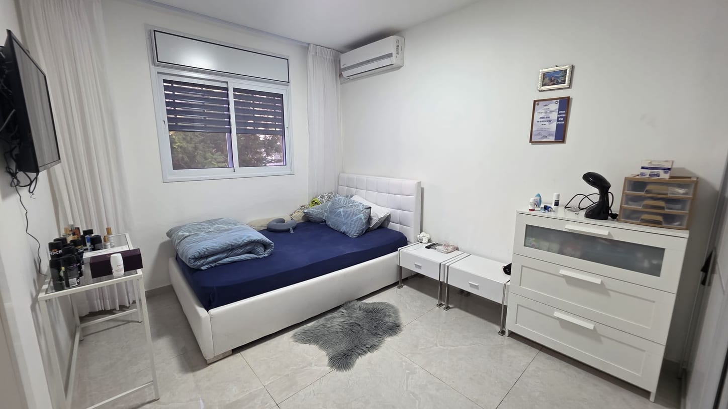 דירת 4 חדרים משופצת עם מרפסת 20 מ"ר - תמונה 10