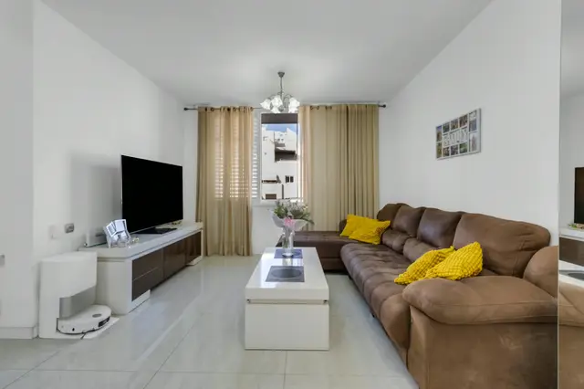 3.5 חדרים משופצת עם ממ״ד ומעלית - אביגדור המאירי 15, נווה זאב - תמונה 5