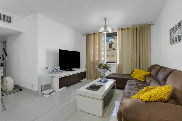 3.5 חדרים משופצת עם ממ״ד ומעלית - אביגדור המאירי 15, נווה זאב - תמונה 6