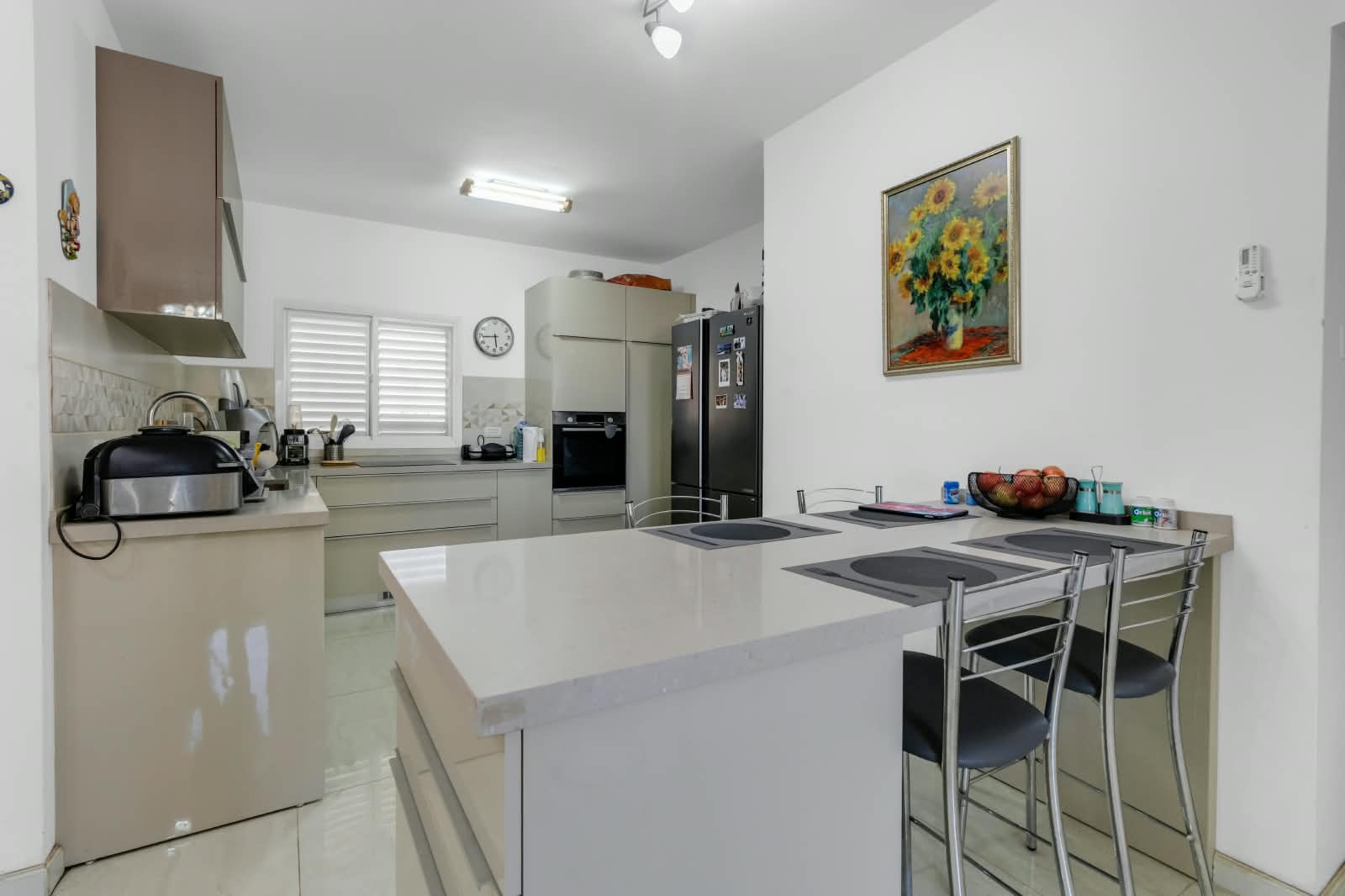 3.5 חדרים משופצת עם ממ״ד ומעלית - אביגדור המאירי 15, נווה זאב - תמונה 7