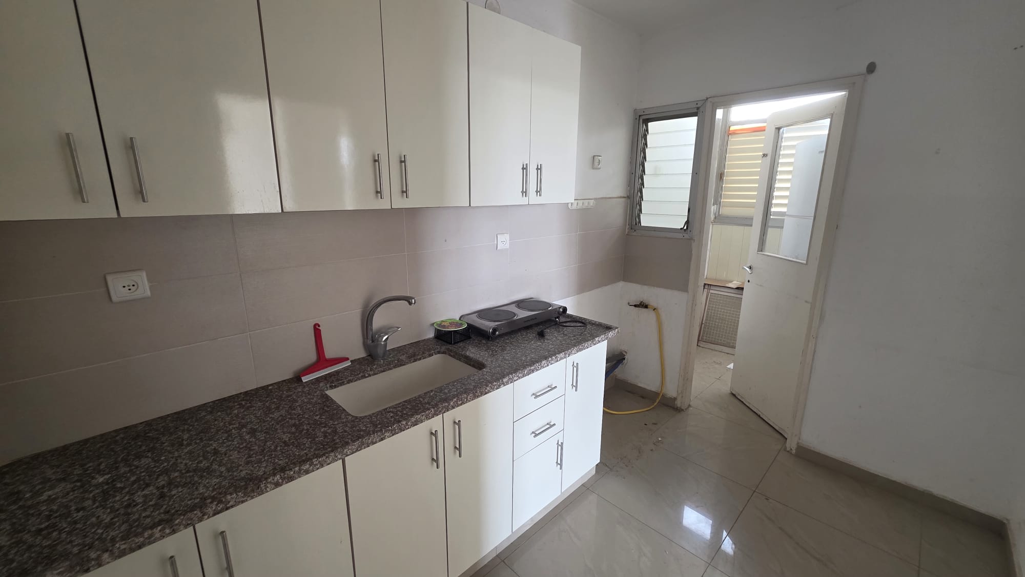 דירת 3 חדרים עם אפשרות לשדרוג ל-4 - מינץ 30, שכונה ב' - תמונה 2